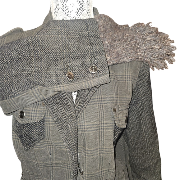 Tricot Chic Italy Gorgeous Jacket - Picture 11 of 16